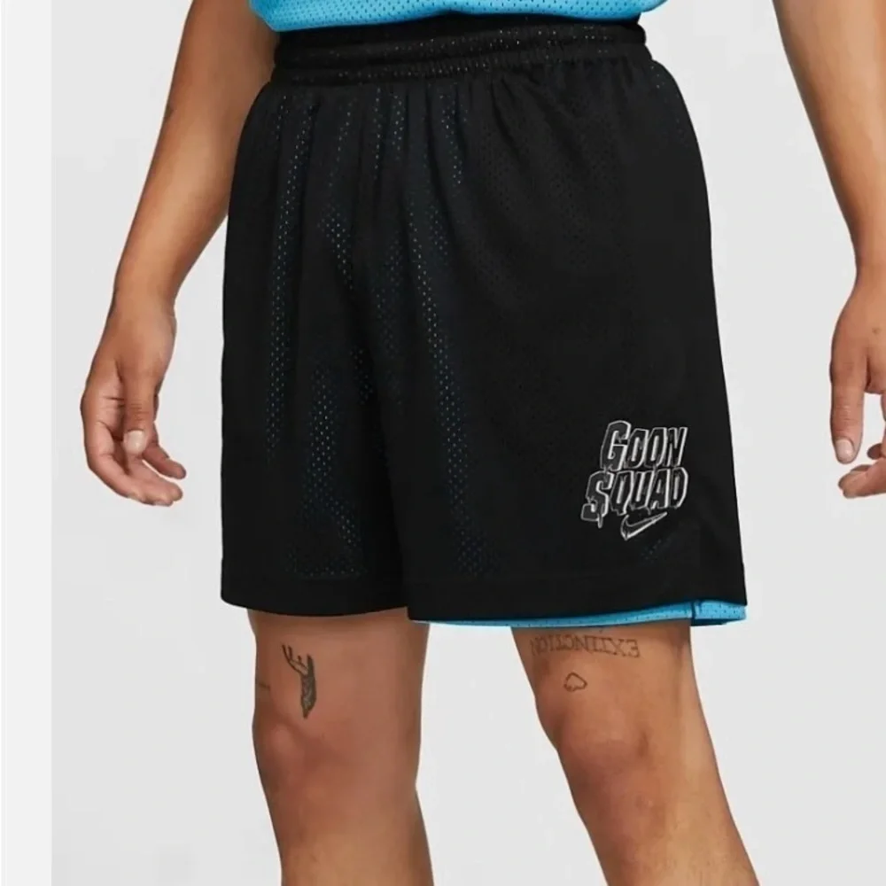 Nike Standard Issue Space Jam Reversible Shorts Mens size medium